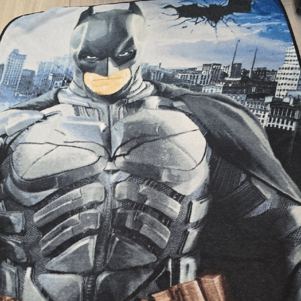DC Comics The Dark Nigth Rise Batman Movie Blanket 4 1/2 FTL By 3 FTW Used In GC